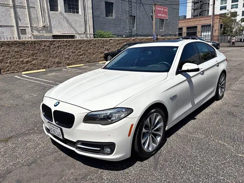 2015 BMW 5 Series 528i Sedan 4D