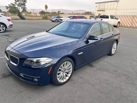 2015 BMW 5 Series 528i Sedan 4D