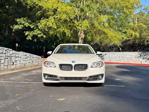 2015 BMW 5 Series 528i Sedan 4D