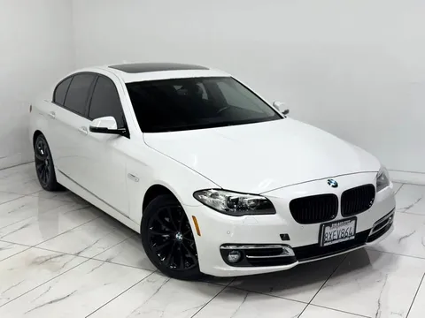 2015 BMW 5 Series 528i Sedan 4D