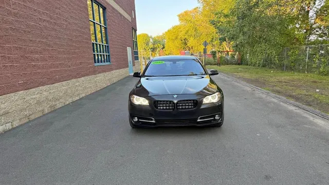 2015 BMW 5 Series 528i xDrive Sedan