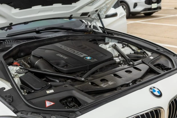 2015 BMW F10 5 Series Sedan - Image 6 of 7