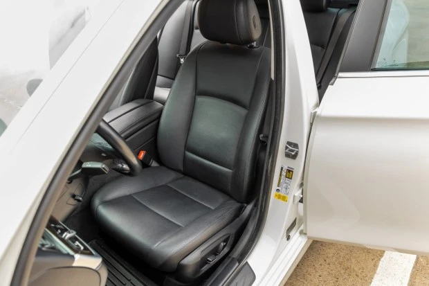 2015 BMW F10 5 Series Sedan - Image 4 of 7