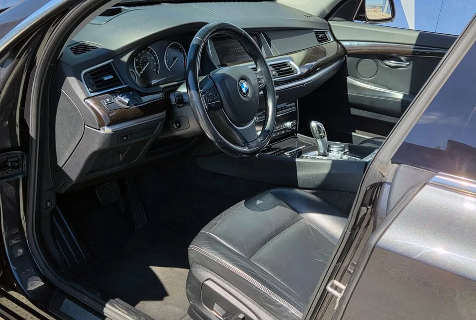 2015 BMW 5 Series - Image 9 of 20