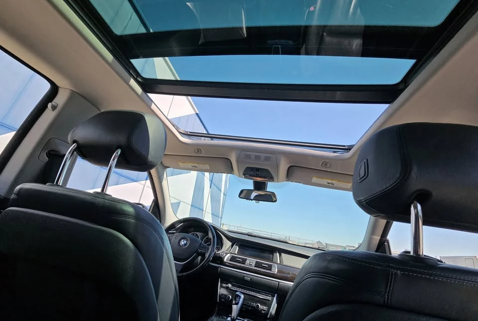 2015 BMW 5 Series - Image 11 of 20
