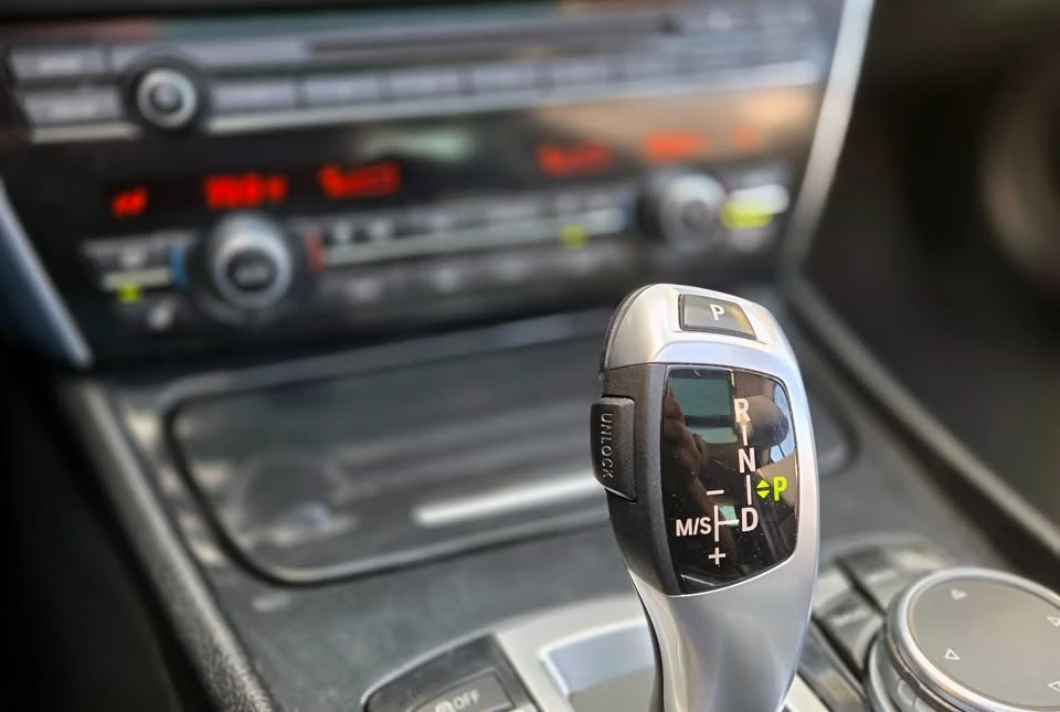 2015 BMW 5 Series - Image 15 of 20
