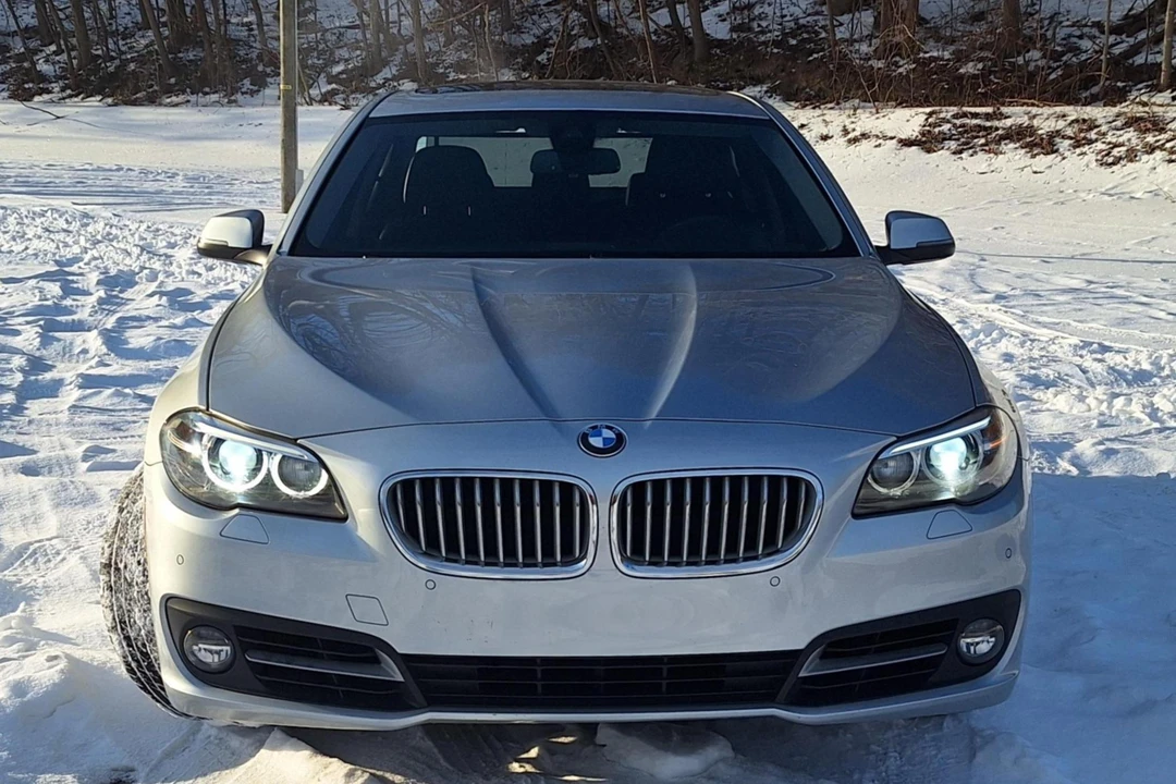 2015 BMW F10 550i & M550d Sedan - Image 2 of 31