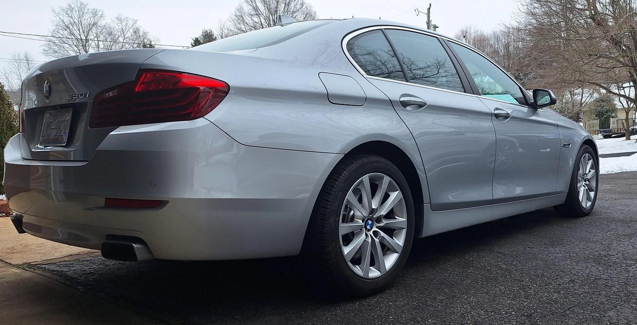 2015 BMW F10 550i & M550d Sedan - Image 25 of 31