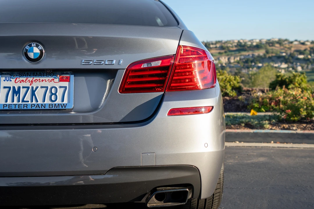 2015 BMW F10 550i & M550d Sedan - Image 18 of 31