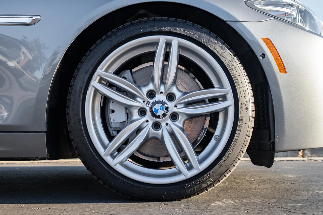 2015 BMW F10 550i & M550d Sedan - Image 29 of 31