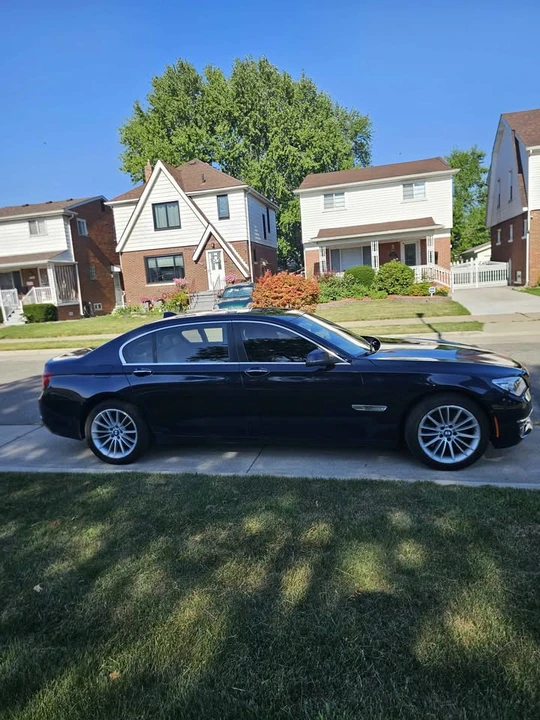 2015 BMW 7 Series - Image 4 of 9