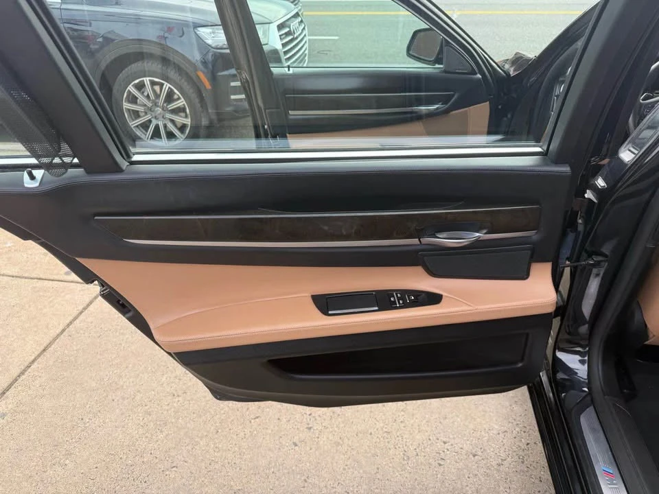 2015 BMW Alpina B7 - Image 15 of 20