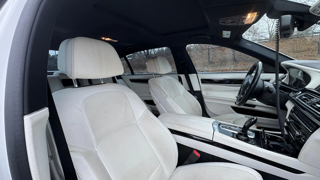 2015 BMW F01/F02 7 Series - Image 27 of 31