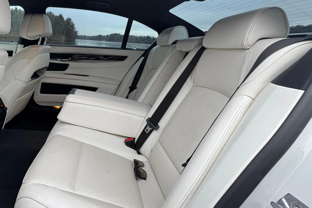 2015 BMW F01/F02 7 Series - Image 21 of 31