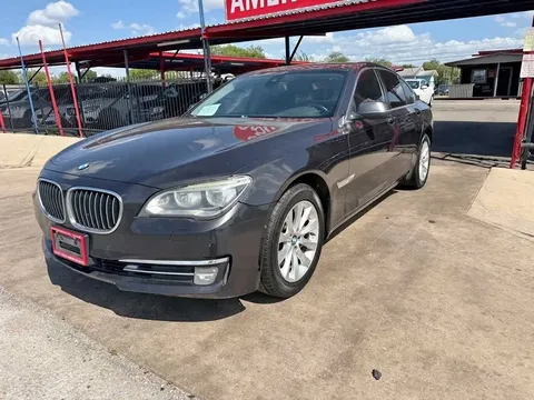2015 BMW 740i