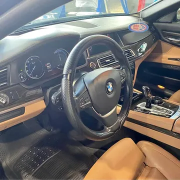 2015 BMW 750Li 4.4 Twin Turbo