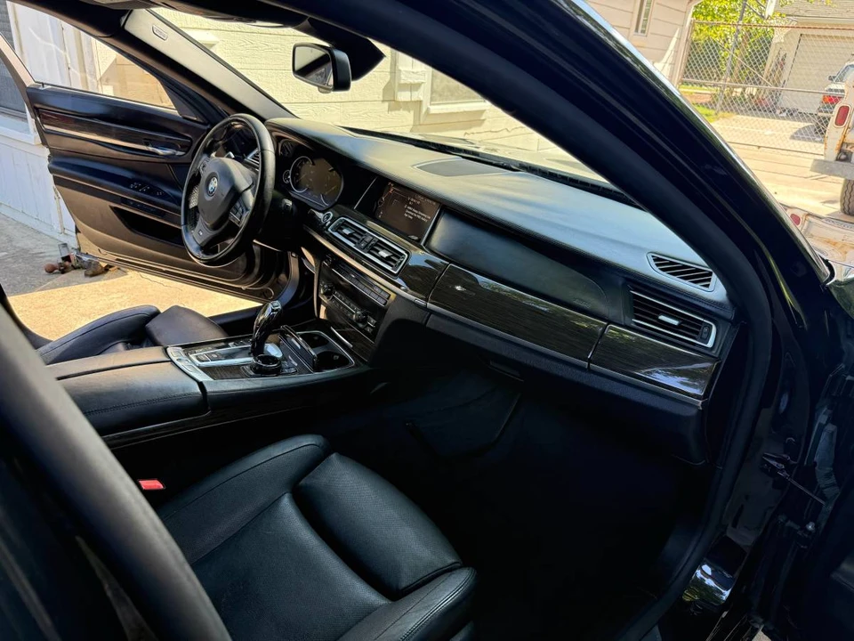 2015 BMW Alpina B7 - Image 7 of 9