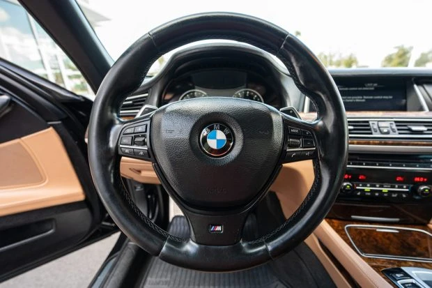 2015 BMW F01/F02 750i & 760Li Sedan - Image 5 of 7