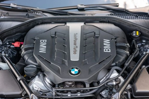 2015 BMW F01/F02 750i & 760Li Sedan - Image 6 of 7