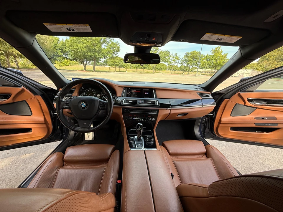 2015 BMW F01/F02 750i & 760Li Sedan - Image 30 of 31