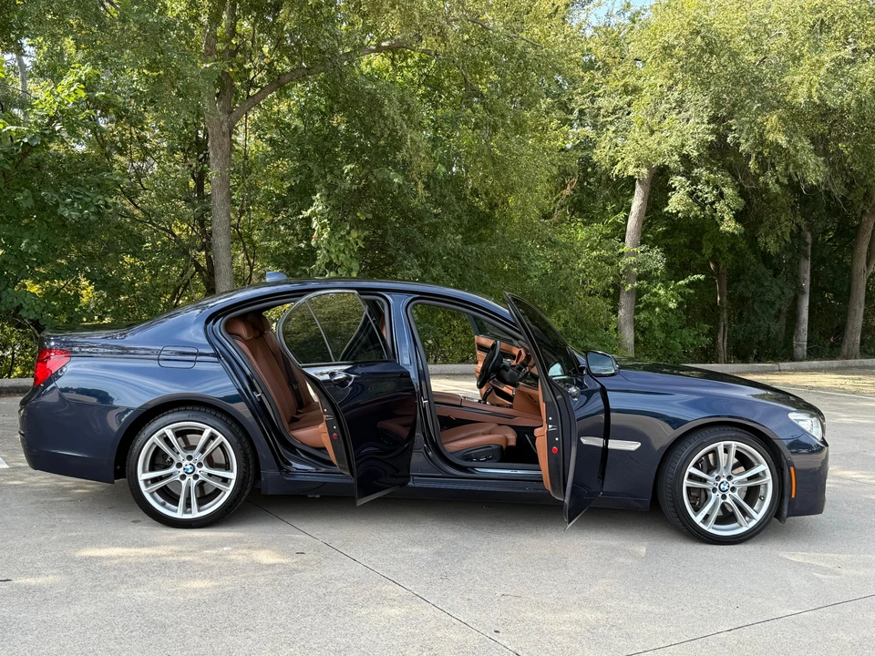 2015 BMW F01/F02 750i & 760Li Sedan - Image 14 of 31
