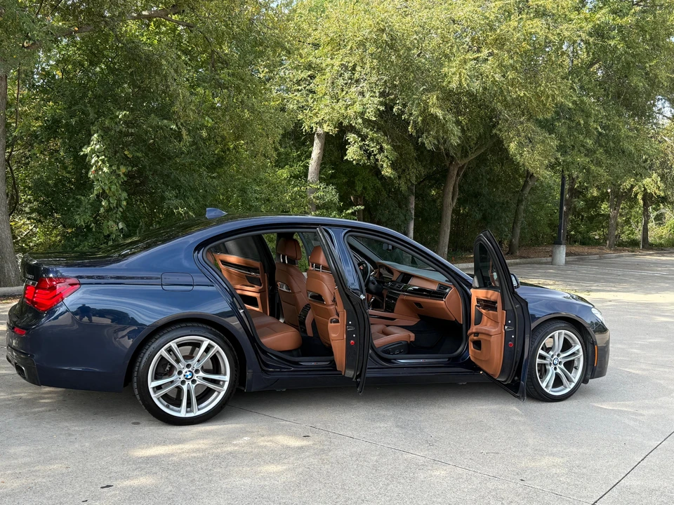 2015 BMW F01/F02 750i & 760Li Sedan - Image 13 of 31