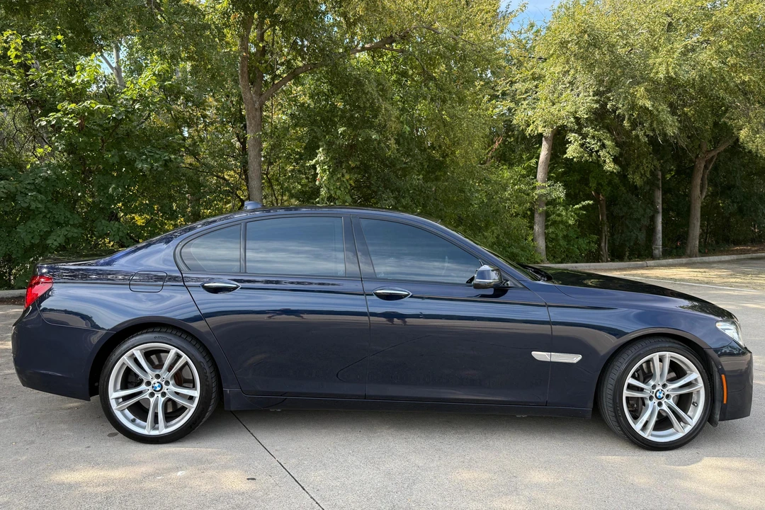 2015 BMW F01/F02 750i & 760Li Sedan - Image 3 of 31