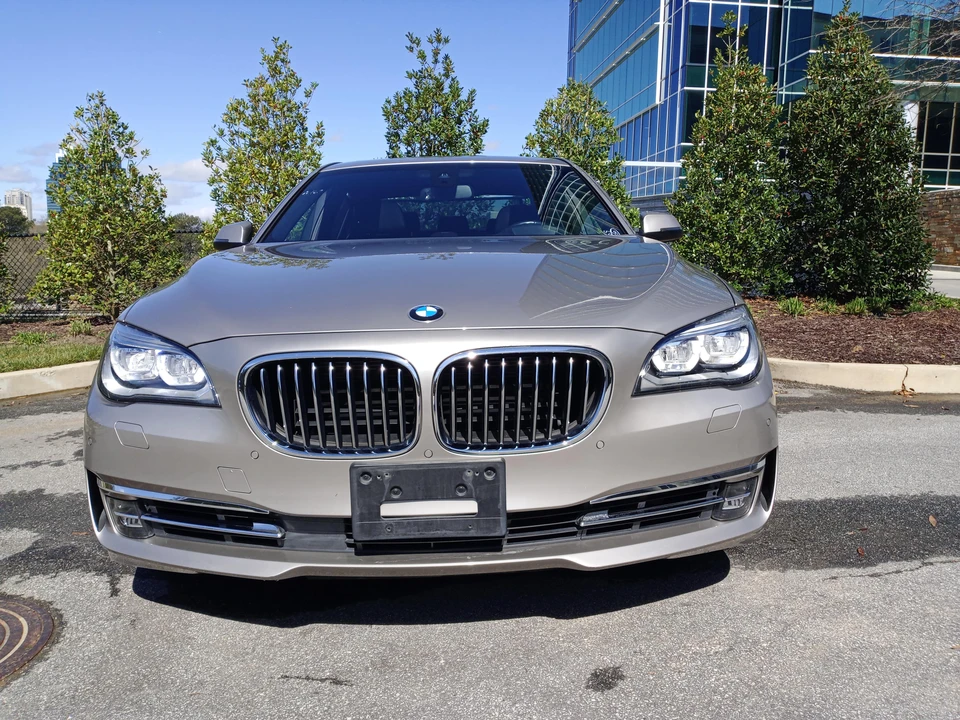 2015 BMW F01/F02 750i & 760Li Sedan - Image 7 of 31