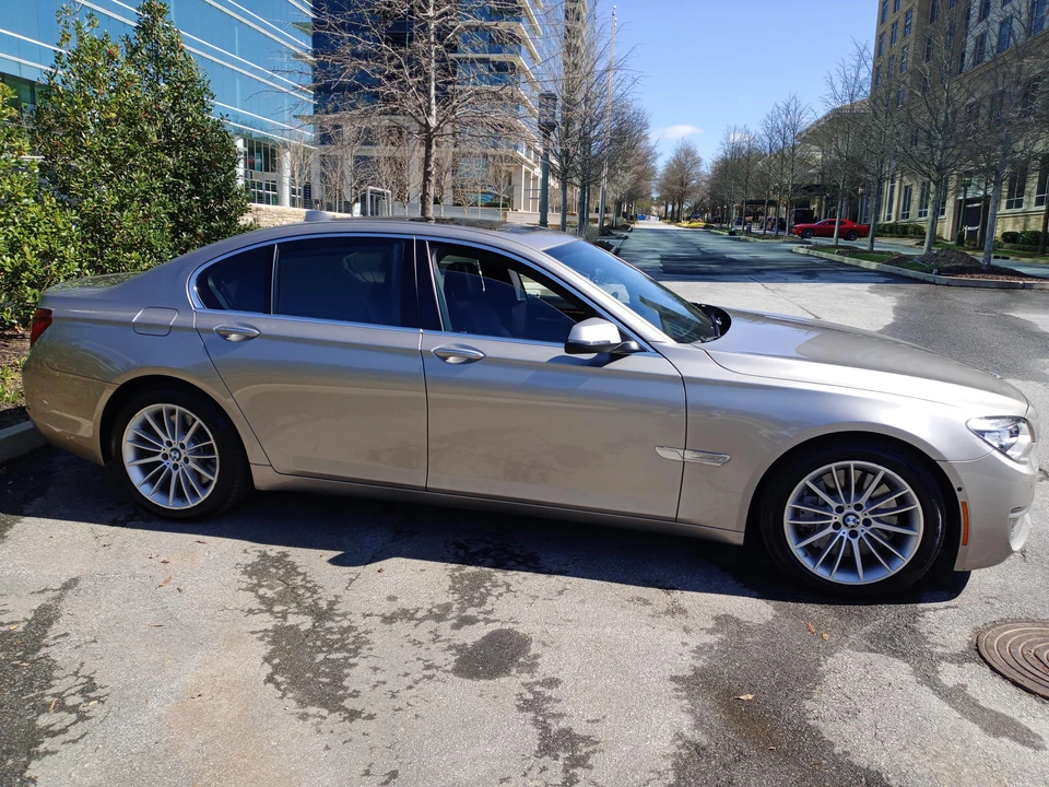 2015 BMW F01/F02 750i & 760Li Sedan - Image 15 of 31