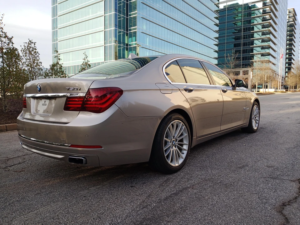 2015 BMW F01/F02 750i & 760Li Sedan - Image 13 of 31