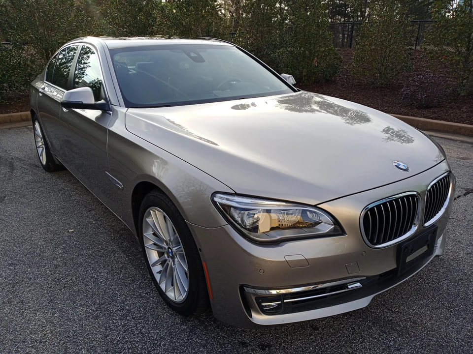 2015 BMW F01/F02 750i & 760Li Sedan - Image 17 of 31