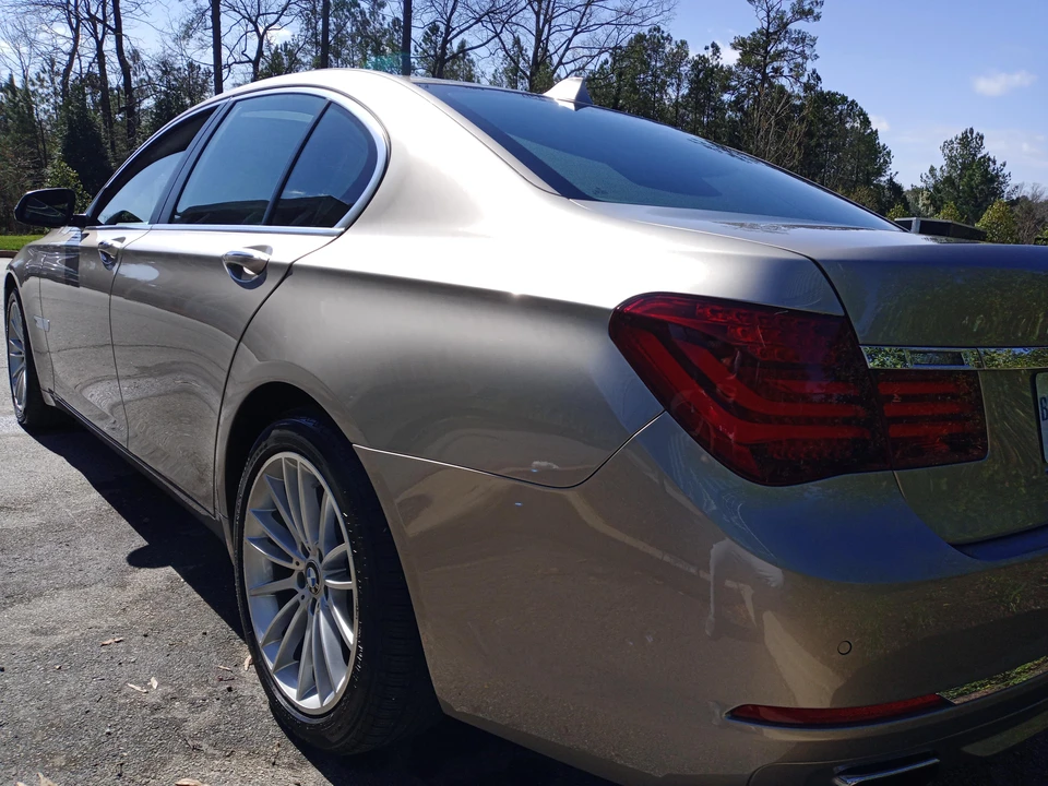 2015 BMW F01/F02 750i & 760Li Sedan - Image 29 of 31