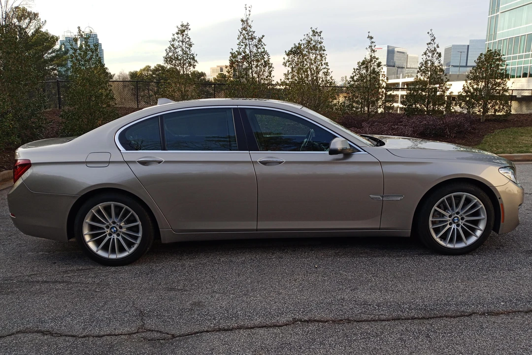 2015 BMW F01/F02 750i & 760Li Sedan - Image 3 of 31