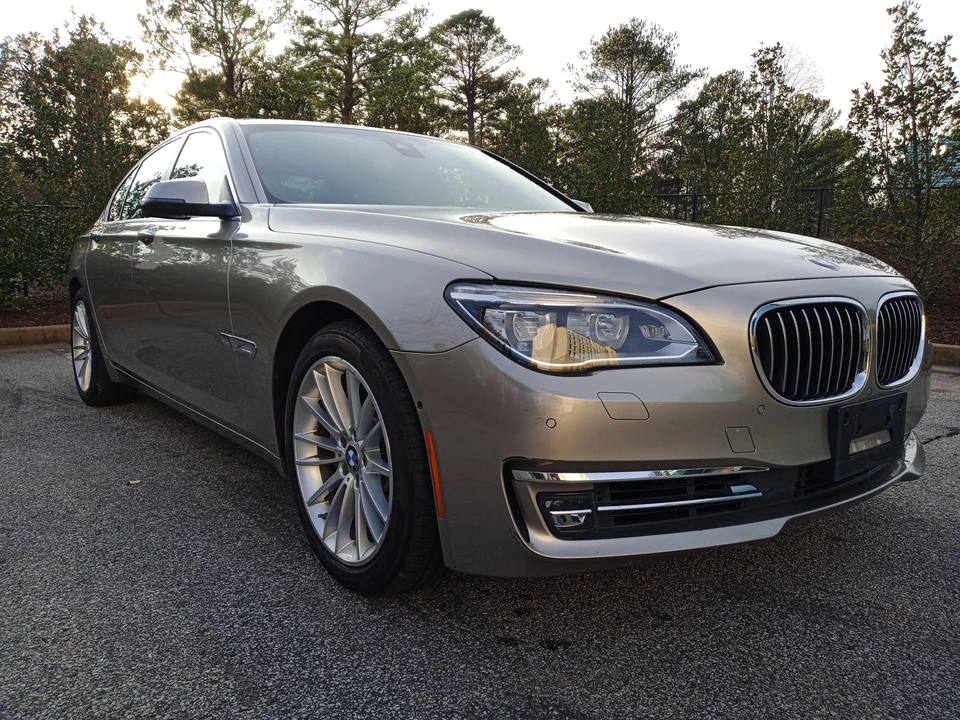 2015 BMW F01/F02 750i & 760Li Sedan - Image 18 of 31