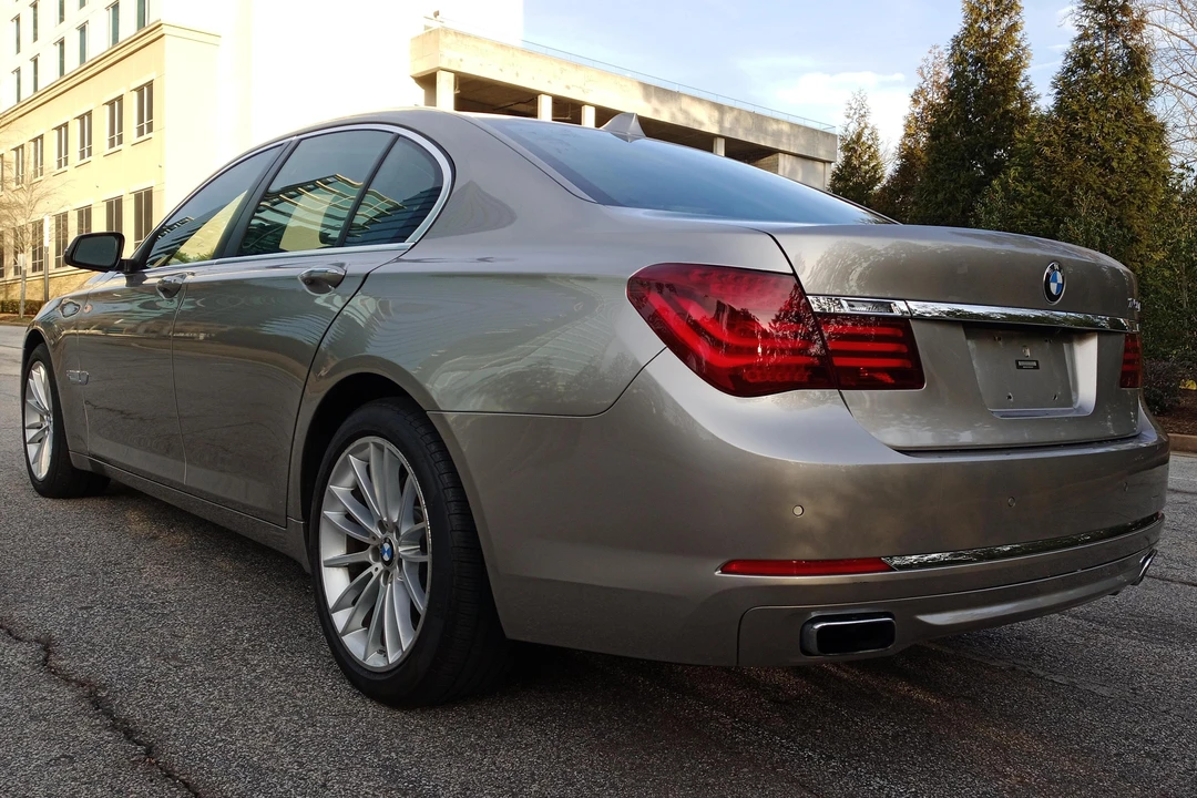 2015 BMW F01/F02 750i & 760Li Sedan - Image 4 of 31