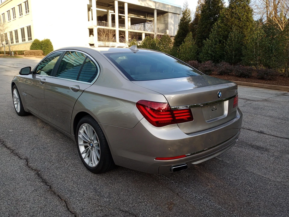 2015 BMW F01/F02 750i & 760Li Sedan - Image 11 of 31