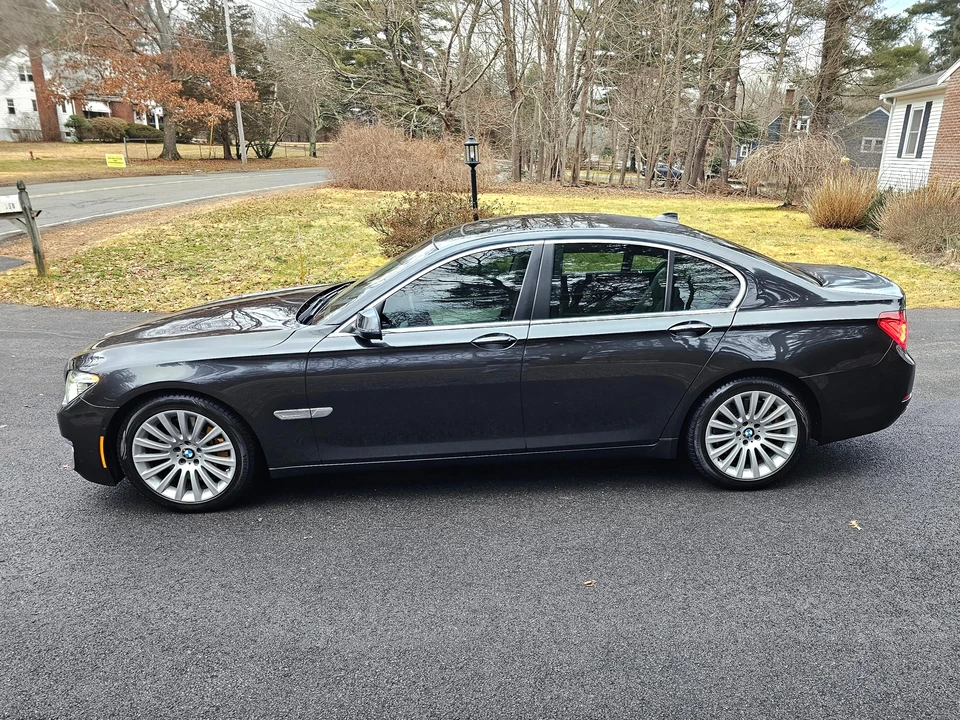 2015 BMW F01/F02 750i & 760Li Sedan - Image 14 of 31