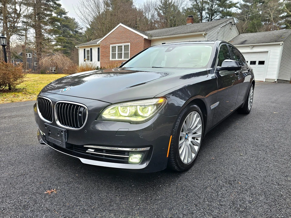 2015 BMW F01/F02 750i & 760Li Sedan - Image 9 of 31