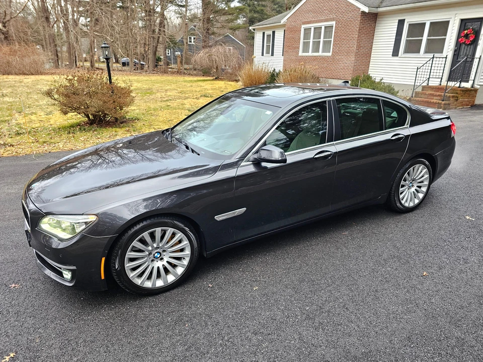 2015 BMW F01/F02 750i & 760Li Sedan - Image 12 of 31