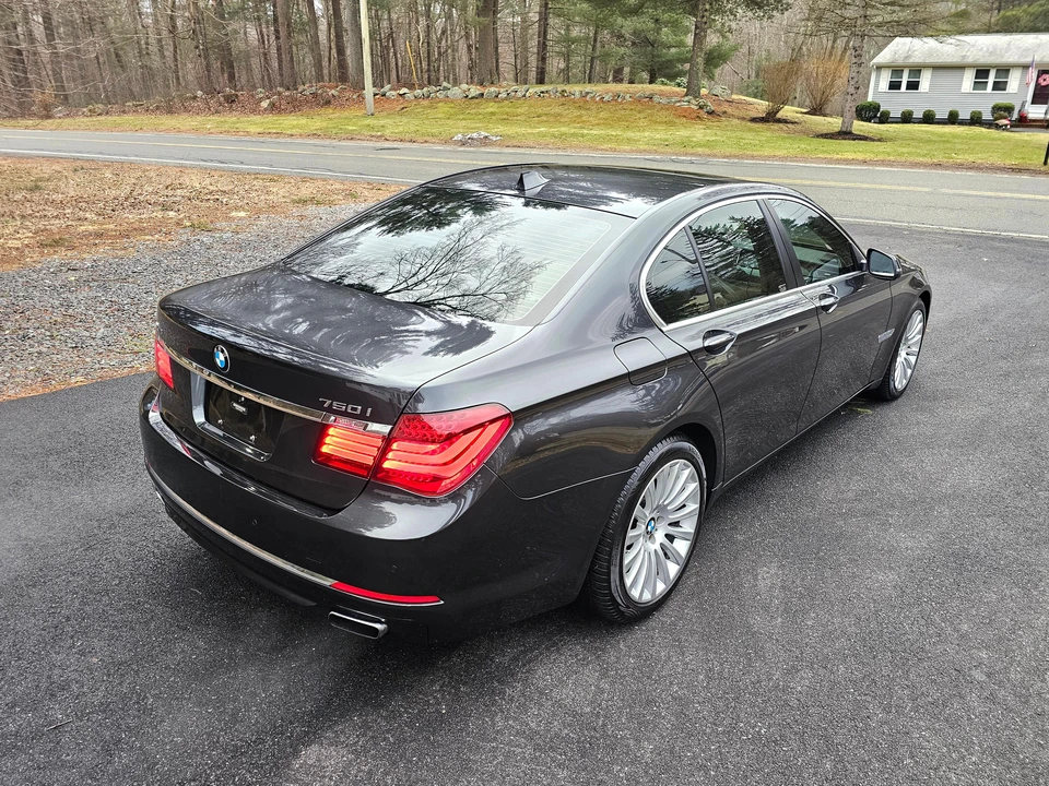 2015 BMW F01/F02 750i & 760Li Sedan - Image 28 of 31
