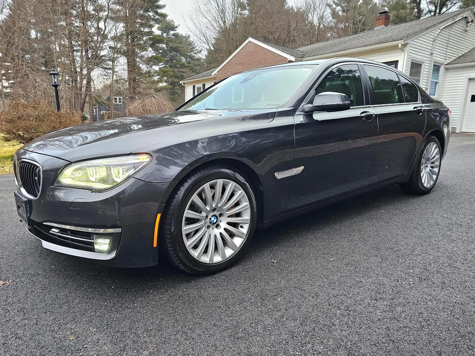 2015 BMW F01/F02 750i & 760Li Sedan - Image 10 of 31