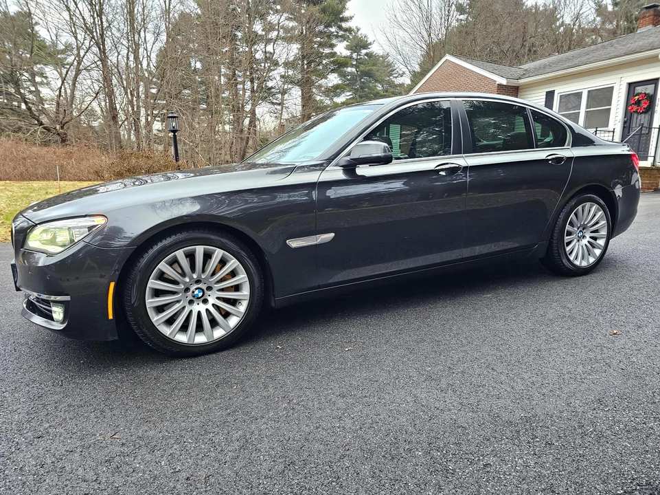 2015 BMW F01/F02 750i & 760Li Sedan - Image 13 of 31