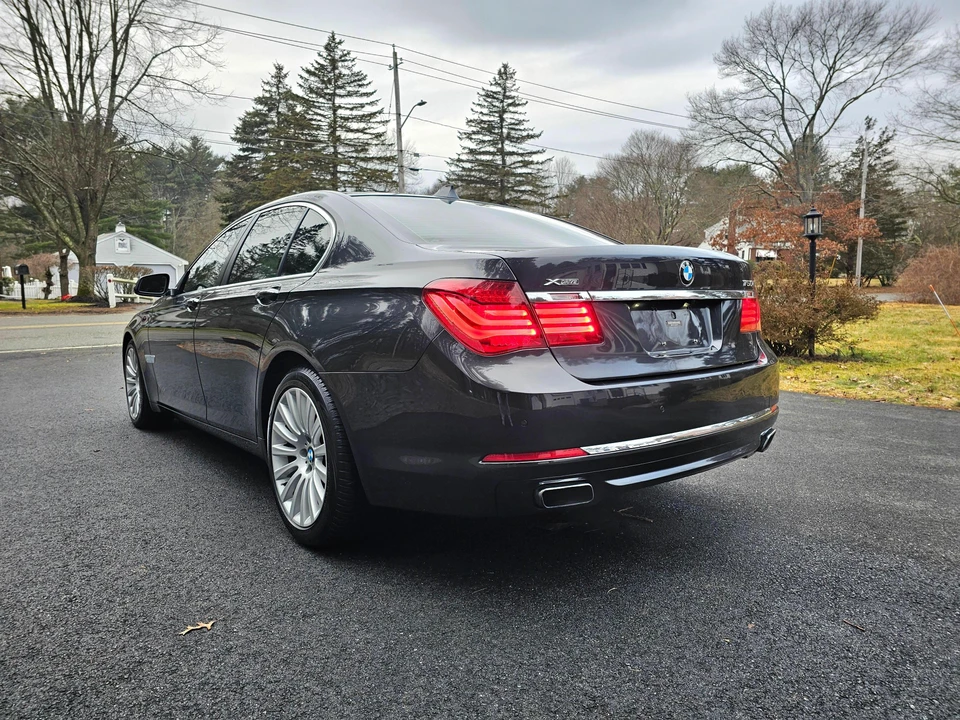 2015 BMW F01/F02 750i & 760Li Sedan - Image 20 of 31