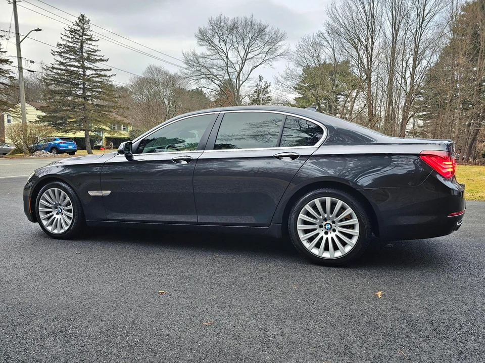 2015 BMW F01/F02 750i & 760Li Sedan - Image 15 of 31