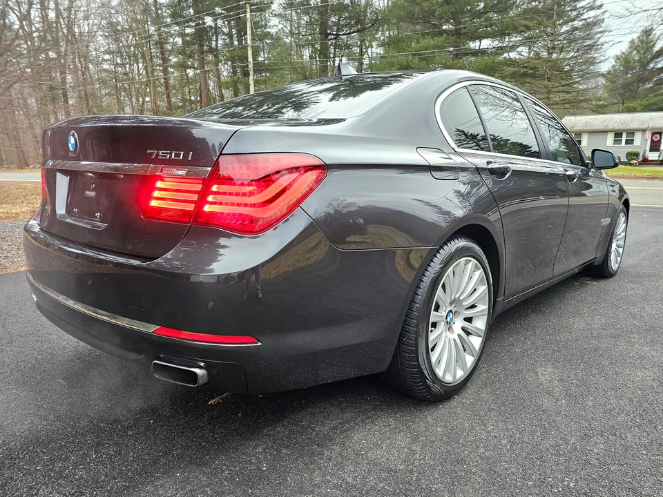 2015 BMW F01/F02 750i & 760Li Sedan - Image 27 of 31