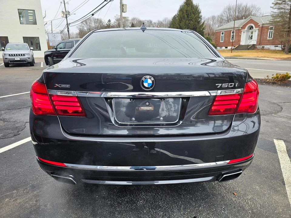2015 BMW F01/F02 750i & 760Li Sedan - Image 25 of 31