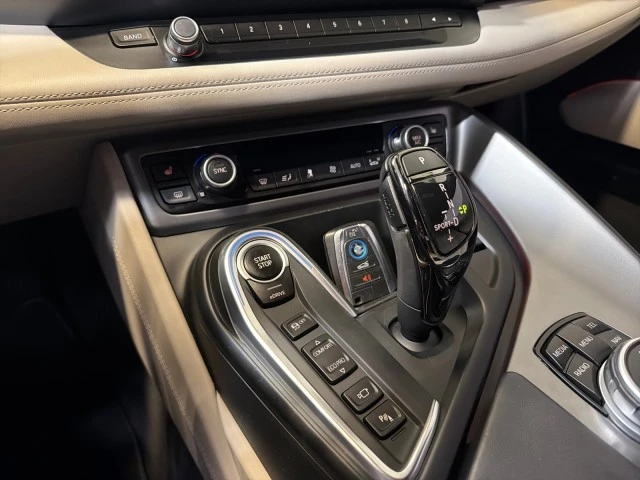 2015 BMW i8 - Image 18 of 21