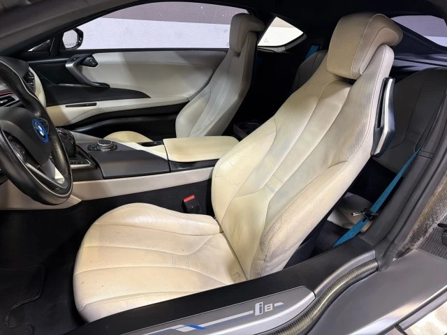 2015 BMW i8 - Image 13 of 21