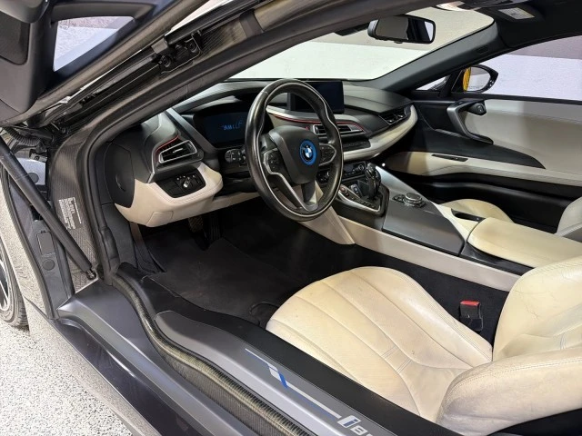 2015 BMW i8 - Image 11 of 21