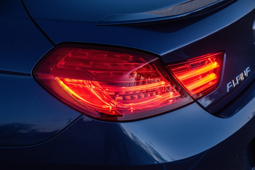 2015 BMW Alpina B6 - Image 25 of 31